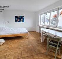 Großes Zimmer in 3er WG mit Balkon 2 Mitbewohner - Stephanskirchen