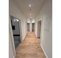 ERSTBEZUG NACH SANIERUNG: Moderne 3-Zimmer-Dachgeschosswohnung - Peine