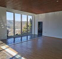 privat zu vermieten: 2­-Zi-Whg 151 m² Wfl. in EFH in Höhenlage - Altena