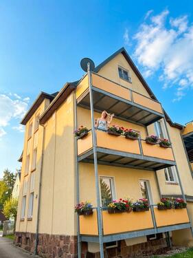 Foto - TOP Zwei-Raum-Wohnung renoviert Tageslichtbad Balkon Carport