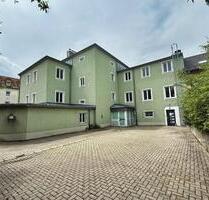 Zentrale Gewerbeimmobilie in Rehau – 857 m² mit Entwicklungspotenzial mit Innenhof und Stellplätzen