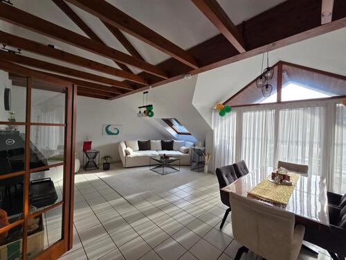 Foto - Provisionsfrei: 3-Zimmer-DG-Wohnung mit Loggia & Waldblick