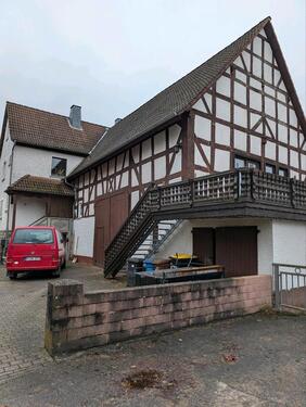 Foto - Wohnhaus mit Scheune und Hebebühne in Hohenahr