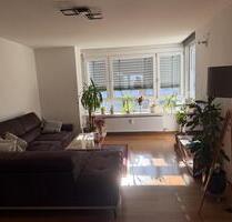 Gehobene 3,5-Zimmer Wohnung mit Süd-Balkon & EBK in Stuttgart