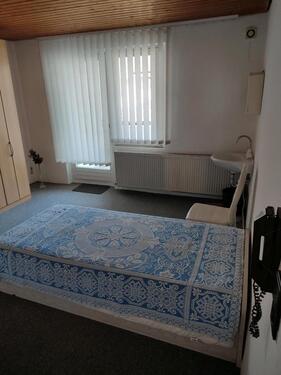 Foto - Möbliertes Zimmer mit Balkon - 390,00&nbsp;EUR Kaltmiete, ca.&nbsp; 18,00&nbsp;m&sup2;