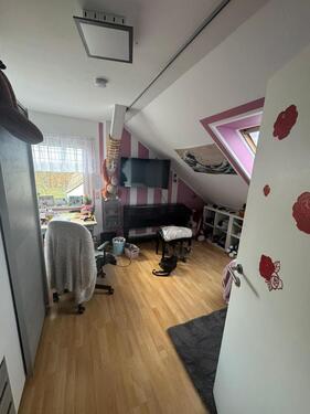 Foto - Große 6-Zimmer-Maisonetten-Wohnung mit Stellplatz, Balkon und Kel