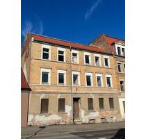 Mehrfamilienhaus Sanierungsbedürftig - Aschersleben