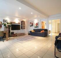 IMMOBILIEN GUMNIOR präsentiert: großzügige 4-Zimmer-Wohnung mit Dachterrasse - ideal auch als WG geeignet - Salzbergen