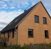 Liebevoll modernisiertes Ein- Zweifamilienhaus - Himbergen