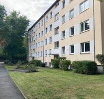 Helle 3-Zimmer- Wohnung mit Loggia in zentraler Innenstadt - Hof Christiansreuth
