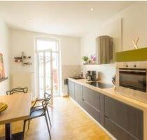 Altbau-Traum in Bestlage - 5 Zimmer, 143m2, Balkon, Küche - Nürnberg Gleißhammer