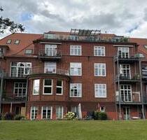 Großzügige 4-Zimmer-Wohnung mit Parkett, 2 Balkone und Seeblick zu mieten! - Schwerin Friedrichsthal