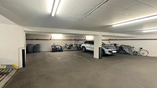 Foto - Tiefgaragenstellplatz - 140,00 EUR Miete,