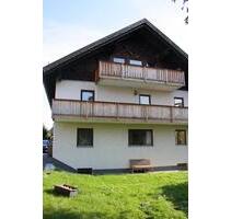 Großzügige 5 Zimmer-DG-Wohnung mit Balkon in Patersdorf