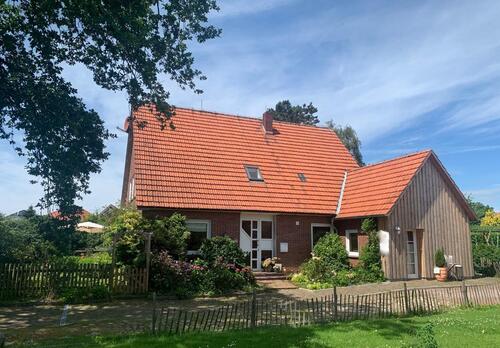 Foto - Vielseitiges Haus in bester Lage von Rastede