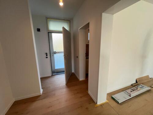 Foto - Erstbezug nach Sanierung - 2 ZKB - Wohnung mit Loggia,