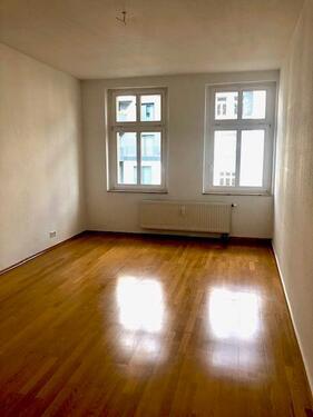 Foto - Schöne 2 Zimmerwohnung mit Parkett, Balkon , Wanne und Dusche in beliebter Lage!