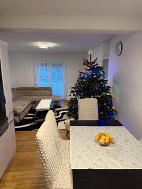 Foto - 4 Zimmer Wohnung Kern Saniert - 1.200,00&nbsp;EUR Kaltmiete, ca.&nbsp; 85,00&nbsp;m&sup2;