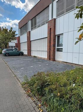 Foto - 4 Stellplätze zu vermieten in Köln-Gremberghoven – Nähe Flughafen