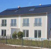 Erstbezug! Traumhafte DHH mit exklusiver Ausstattung ab März 2026 - Ampfing