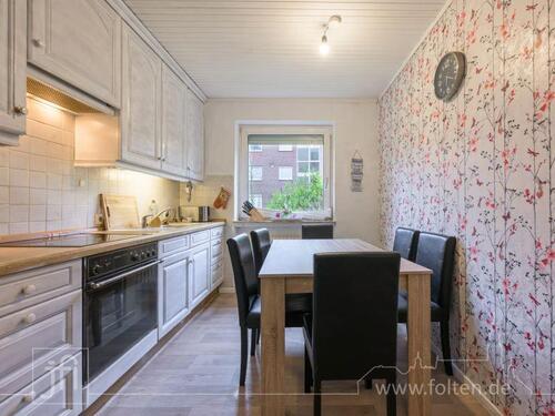 Foto - Bezugsfreie Erdgeschosswohnung mit Balkon, Keller und Garage