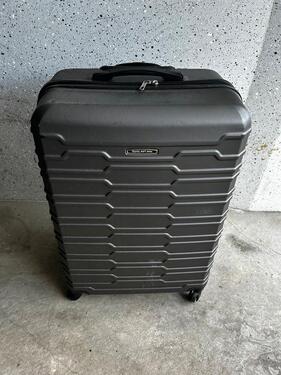 Foto - Parkplatz zu vermieten - 50,00 EUR Miete,