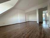 Foto - Toplage-2-Zi.-DG-Whg. mit Balkon, Lange Str. 21, Do