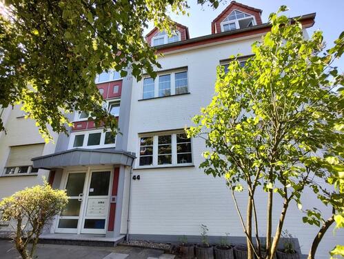 Foto - helle 2 Zimmer Küche Bad Wohnung an einer Spielstraße