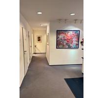 Zentrale Praxis- oder Bürofläche mit Aufzug & 2 PKW Stellplätzen - Hagen Hohenlimburg