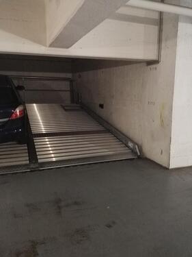 Foto - Tiefgarage Parkplatz, Diesel Straße 65197