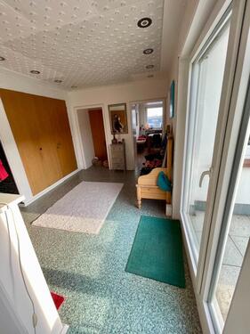 Foto - Grosszügige 3,5 Zimmer Whg. mit Kamin und Terasse