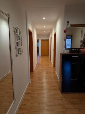 Foto - Attraktive 5-Zimmer-Wohnung mit Balkon und Gartenmitnutzung