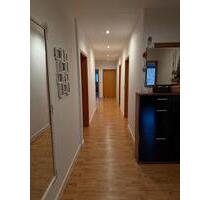 Attraktive 5-Zimmer-Wohnung mit Balkon und Gartenmitnutzung - Blomberg