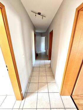 Foto - Helle 4-Zimmer-Wohnung - 660,00&nbsp;EUR Kaltmiete, ca.&nbsp; 90,00&nbsp;m&sup2;