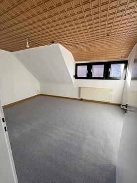 Foto - Dachgeschosswohnung - 420,00&nbsp;EUR Kaltmiete, ca.&nbsp; 70,00&nbsp;m&sup2;
