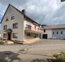 Großes Einfamilienhaus an der Mosel mit WIrtschaftsgebäude - Leiwen
