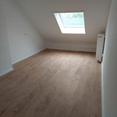 Foto - Modernisierte 2- Zimmer Wohnung in Frankfurt Schwanheim