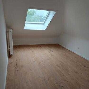 Foto - 2 Zimmer Dachgeschoßwohnung zur Miete in Frankfurt am Main