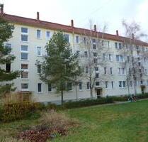 2- R.- Whg., gefliestes Bad, 188,-€ - Südliches Anhalt