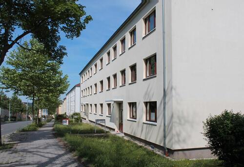 Foto - Sanierte 3-Raum-Wohnung mit Badewanne und Balkon