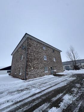 Foto - geräumige 3 Zimmer Wohnung mit Balkon, Aufzug und Carport