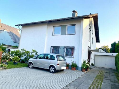 Foto - **Bonn-Niederholtorf: Schicke 2 Zimmer Dachgeschosswohnung**