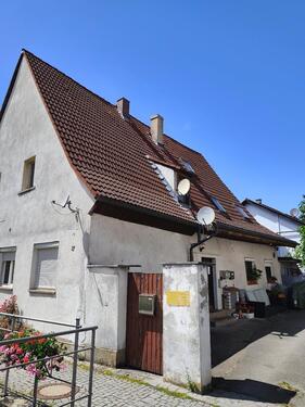 Foto - Mehrfamilienhaus in Hallstadt, sanierungsbedürftig zu verkaufen