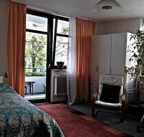 Möbliertes, helles, 23qm-großes Zimmer mit Balkon im grünen, ruhi - München Schwanthalerhöhe