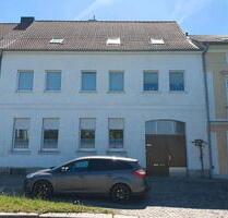 Reihenhaus Mehrfamilienhaus - 150.000,00&nbsp;EUR Kaufpreis, ca.&nbsp; 225,00&nbsp;m&sup2; in Aschersleben (PLZ: 06449)