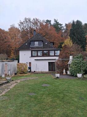 Foto - Einfamilienhaus mit Garten und Pool