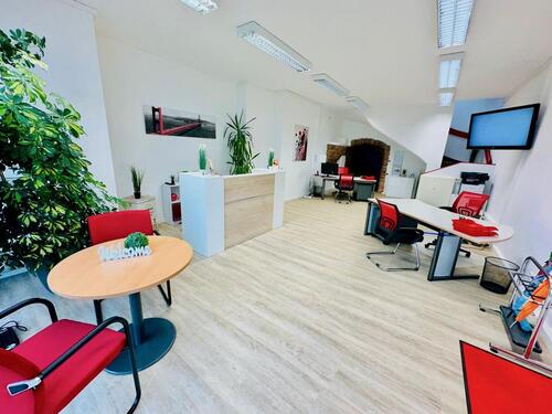 Foto - Willkommen in Ihrem neuen Büro im Herzen von Wittlich! Diese moderne Bürofläche erstreckt sich über zwei Etagen und bietet Ihnen eine ideale Arbeitsumgebung, die sowohl funktional als auch...