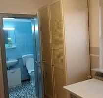 Möbliertes Zimmer, Dusche, WC, separater Eingang, ruhige Lage - Zirndorf
