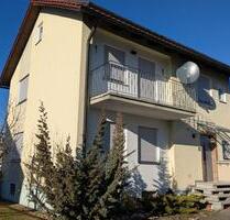 Neu renoviertes Einfamilienhaus mit Garten, Garage, Treppenlift & hochwertiger Ausstattung zum Sofortbezug zu vermieten - Schwandorf