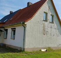 Sanierungsbedürftige Doppelhaushälfte mit Nebengebäude - Quedlinburg